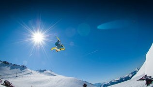 开云官网下载-全国滑雪公开赛冬日燃情开赛，全国滑雪冠军赛