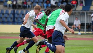 开云app入口-法甲球队通过高强度训练调整比赛中体能分配策略，法甲身体对抗