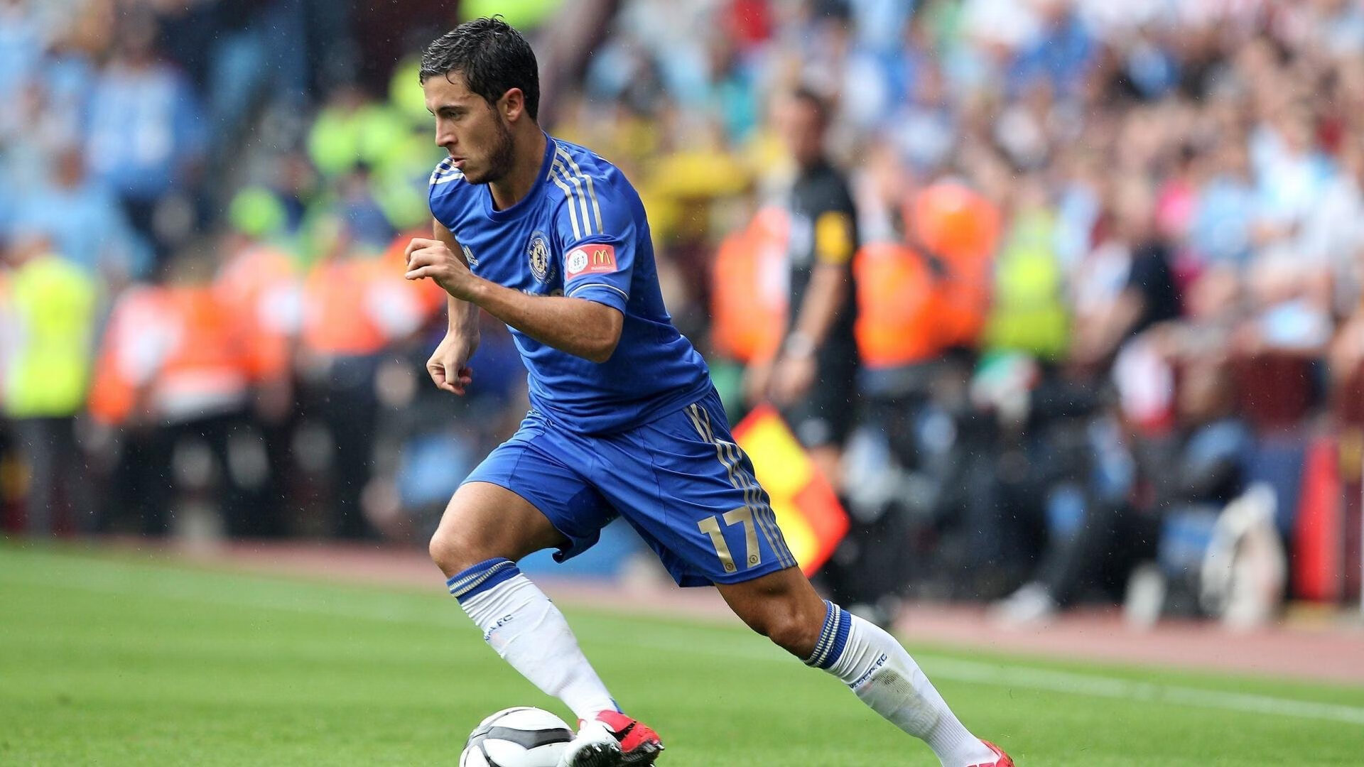 未来技术:智能穿戴设备为球员提供全方位训练数据,智能穿戴领域