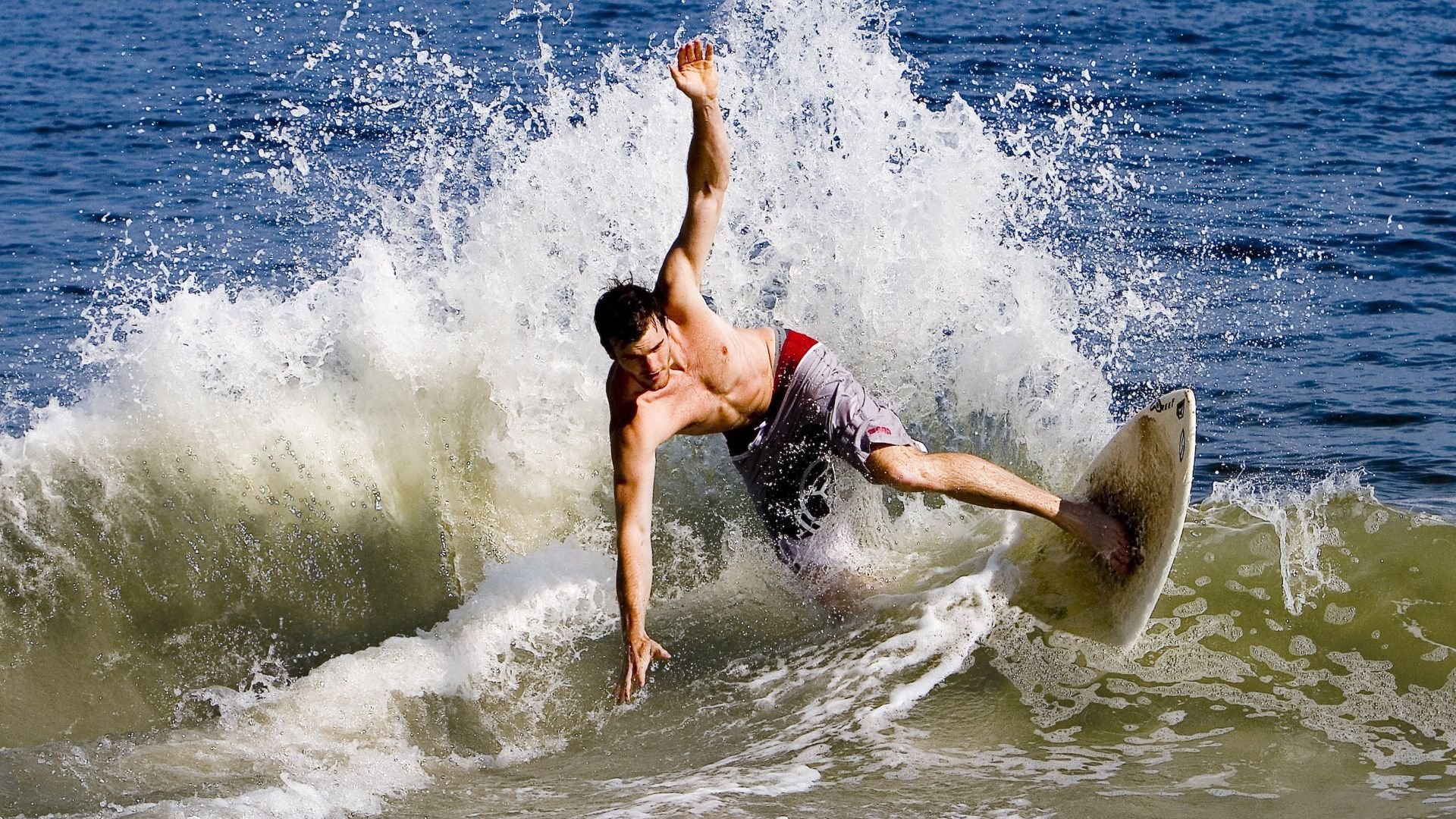 开云平台-广州富力力克山东鲁能，中超榜首震撼，广州富力主力阵容
